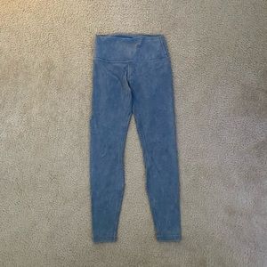 Lululemon Wunder Under ‘28 in Acid Wash Blue
